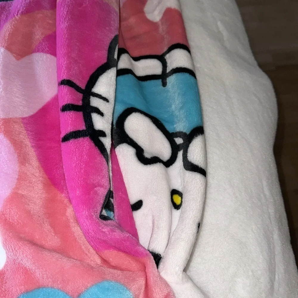 Hello Kitty Valentine’s Day hearts Plush Blanket Viral HTF 💕